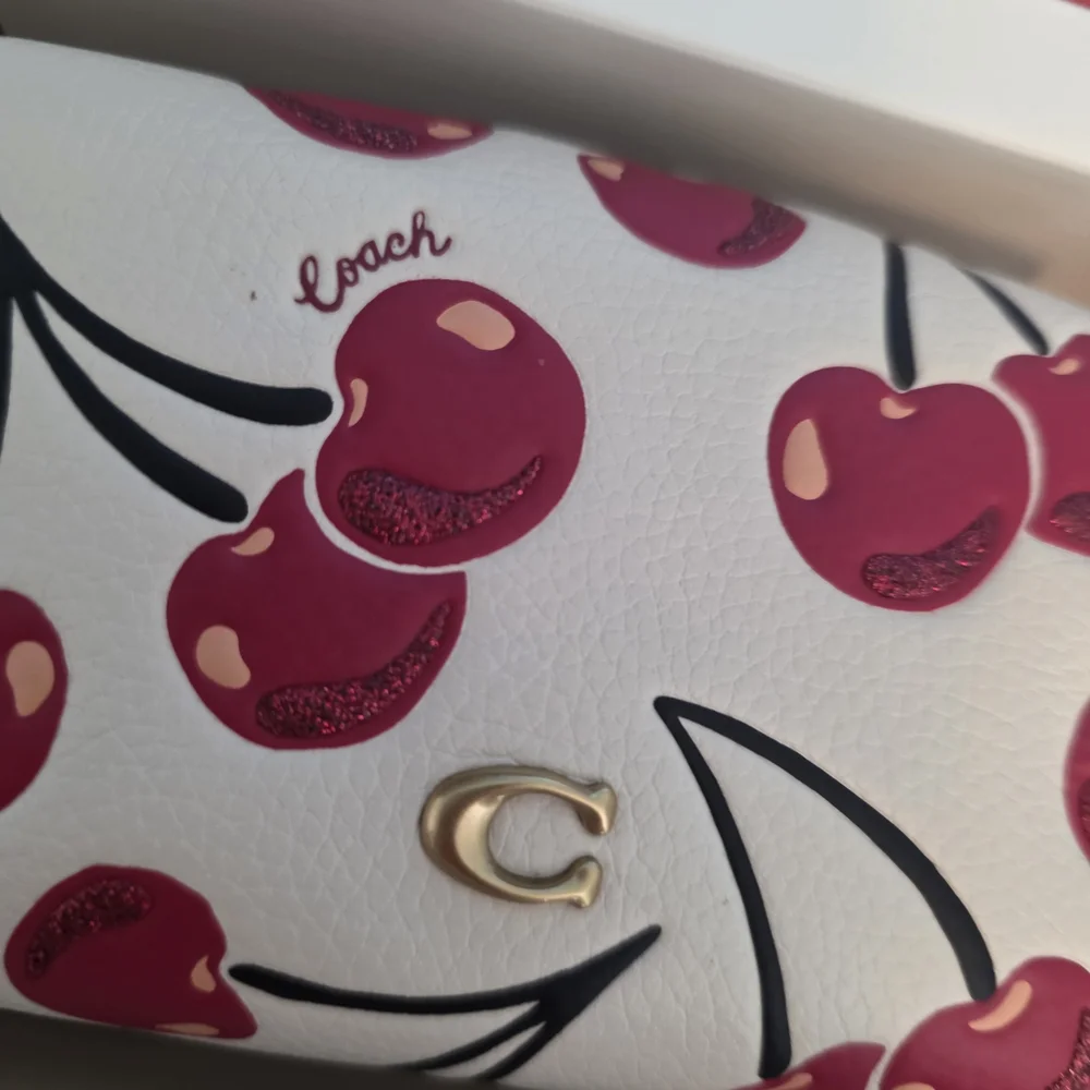 nwt Coach and Four Cherry Print Mini Cosmetic Bag - Wristlet. Not Boxed - Picture 3 of 4